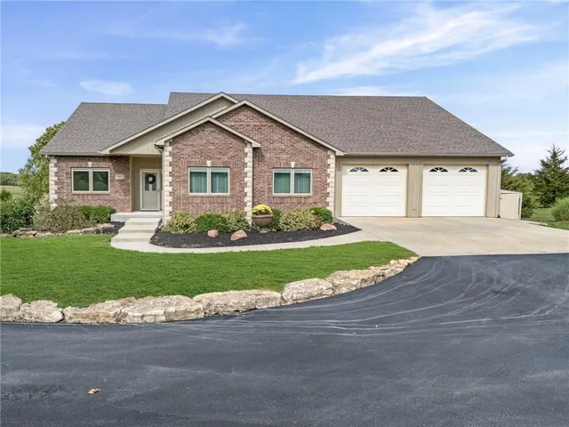 $1,400,000 | 16678 Evans Road, Basehor, KS 66007