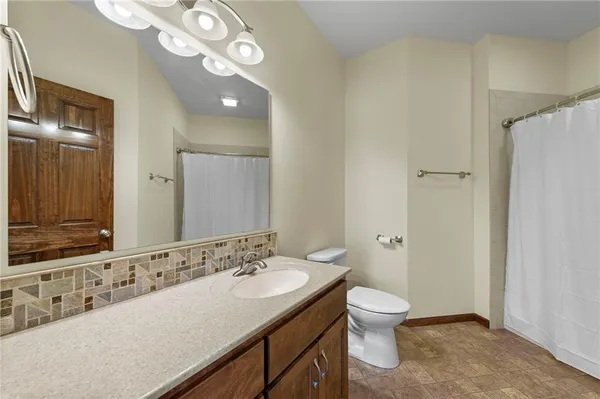 $1,250,000 | 16678 Evans Road, Basehor, KS 66007