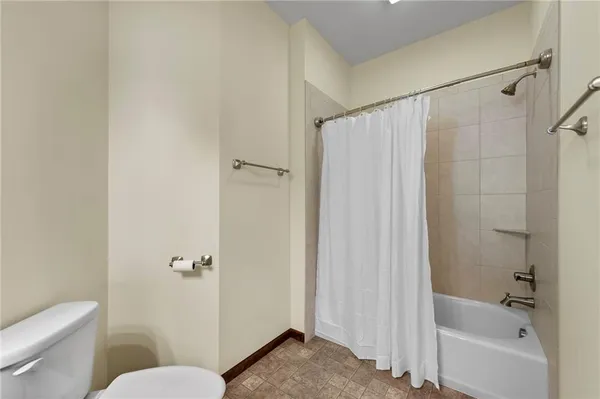 $1,250,000 | 16678 Evans Road, Basehor, KS 66007