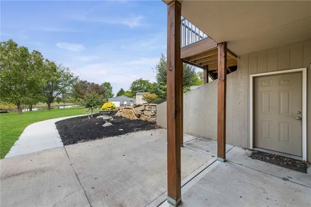 $1,400,000 | 16678 Evans Road, Basehor, KS 66007