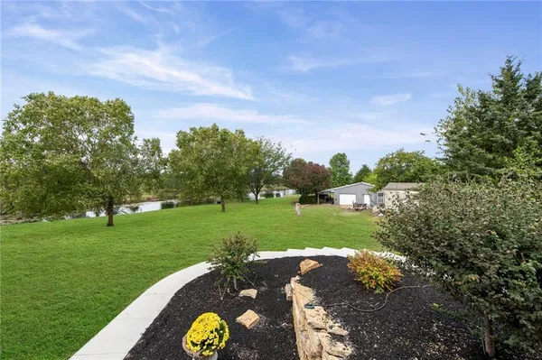 $1,250,000 | 16678 Evans Road, Basehor, KS 66007