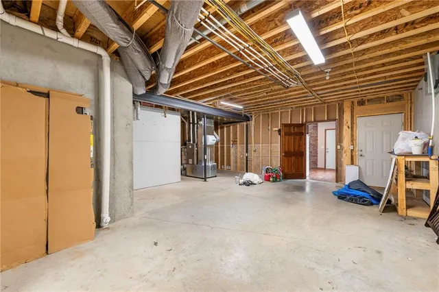 $1,400,000 | 16678 Evans Road, Basehor, KS 66007