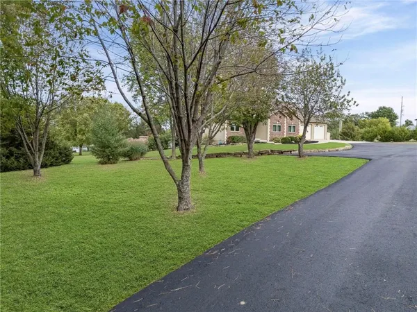 $1,250,000 | 16678 Evans Road, Basehor, KS 66007