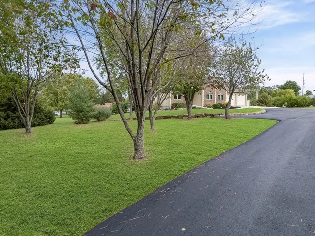 $1,400,000 | 16678 Evans Road, Basehor, KS 66007