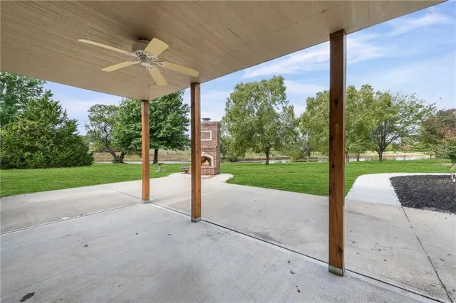 $1,400,000 | 16678 Evans Road, Basehor, KS 66007