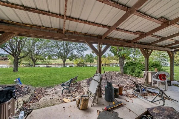 $1,250,000 | 16678 Evans Road, Basehor, KS 66007