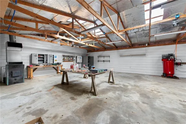 $1,250,000 | 16678 Evans Road, Basehor, KS 66007