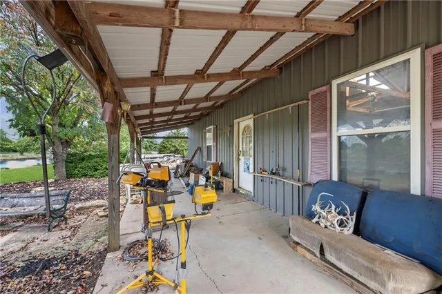 $1,400,000 | 16678 Evans Road, Basehor, KS 66007