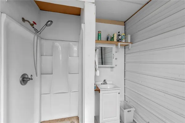 $1,250,000 | 16678 Evans Road, Basehor, KS 66007