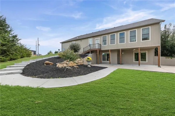 $1,250,000 | 16678 Evans Road, Basehor, KS 66007