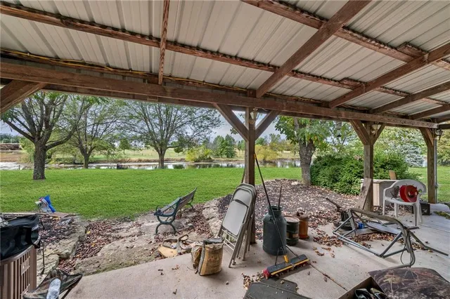$1,400,000 | 16678 Evans Road, Basehor, KS 66007