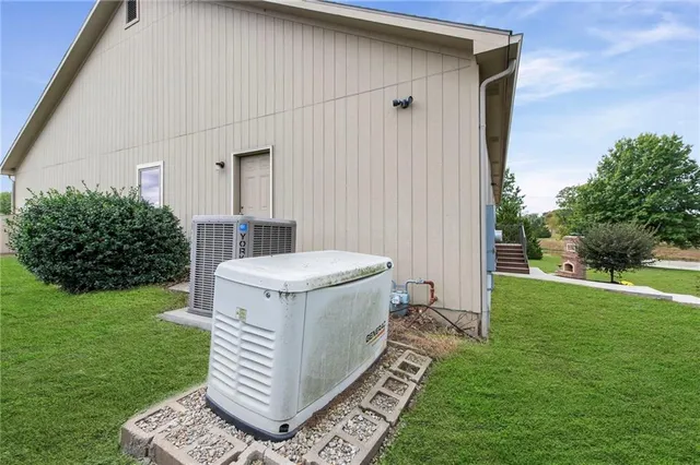 $1,400,000 | 16678 Evans Road, Basehor, KS 66007