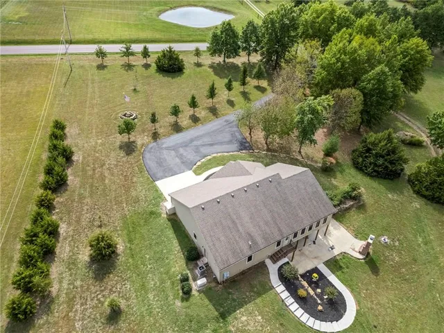 $1,400,000 | 16678 Evans Road, Basehor, KS 66007