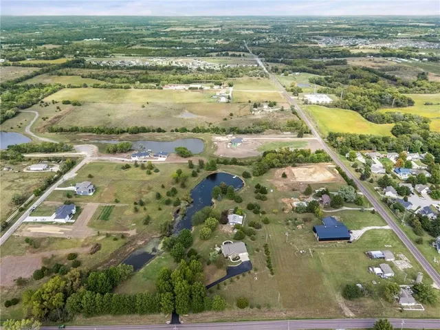 $1,400,000 | 16678 Evans Road, Basehor, KS 66007