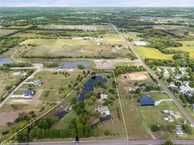 $1,400,000 | 16678 Evans Road, Basehor, KS 66007