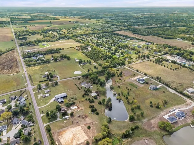 $1,400,000 | 16678 Evans Road, Basehor, KS 66007