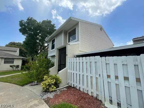 $199,000 | 1422 Southwest 50th Street, Unit 67, Cape Coral, FL 33914