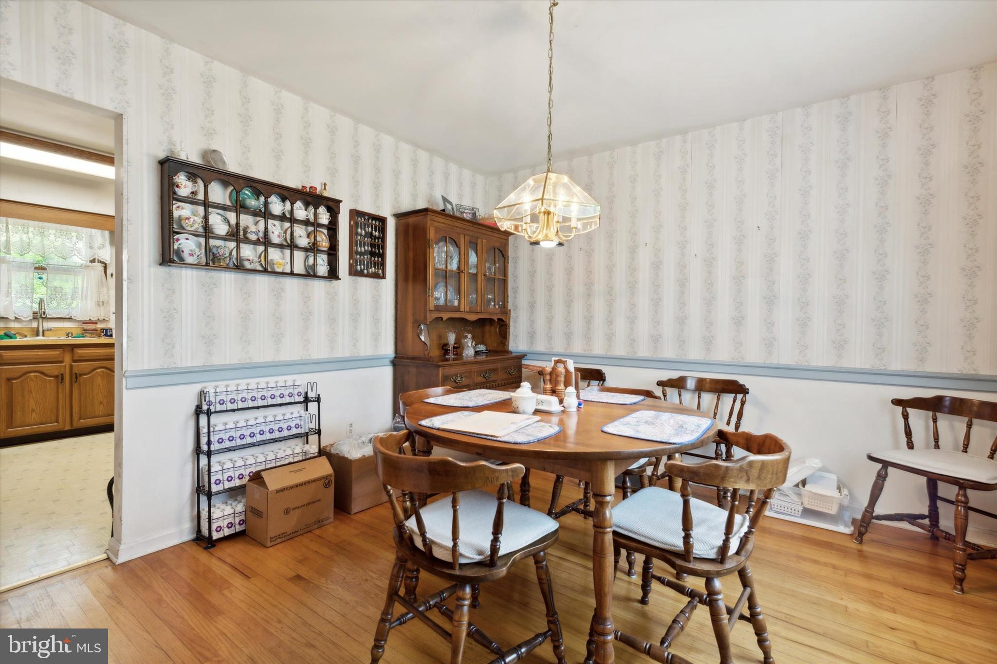 881 West King Road Malvern, PA 19355 - Photo 8 of 28 Dining Room