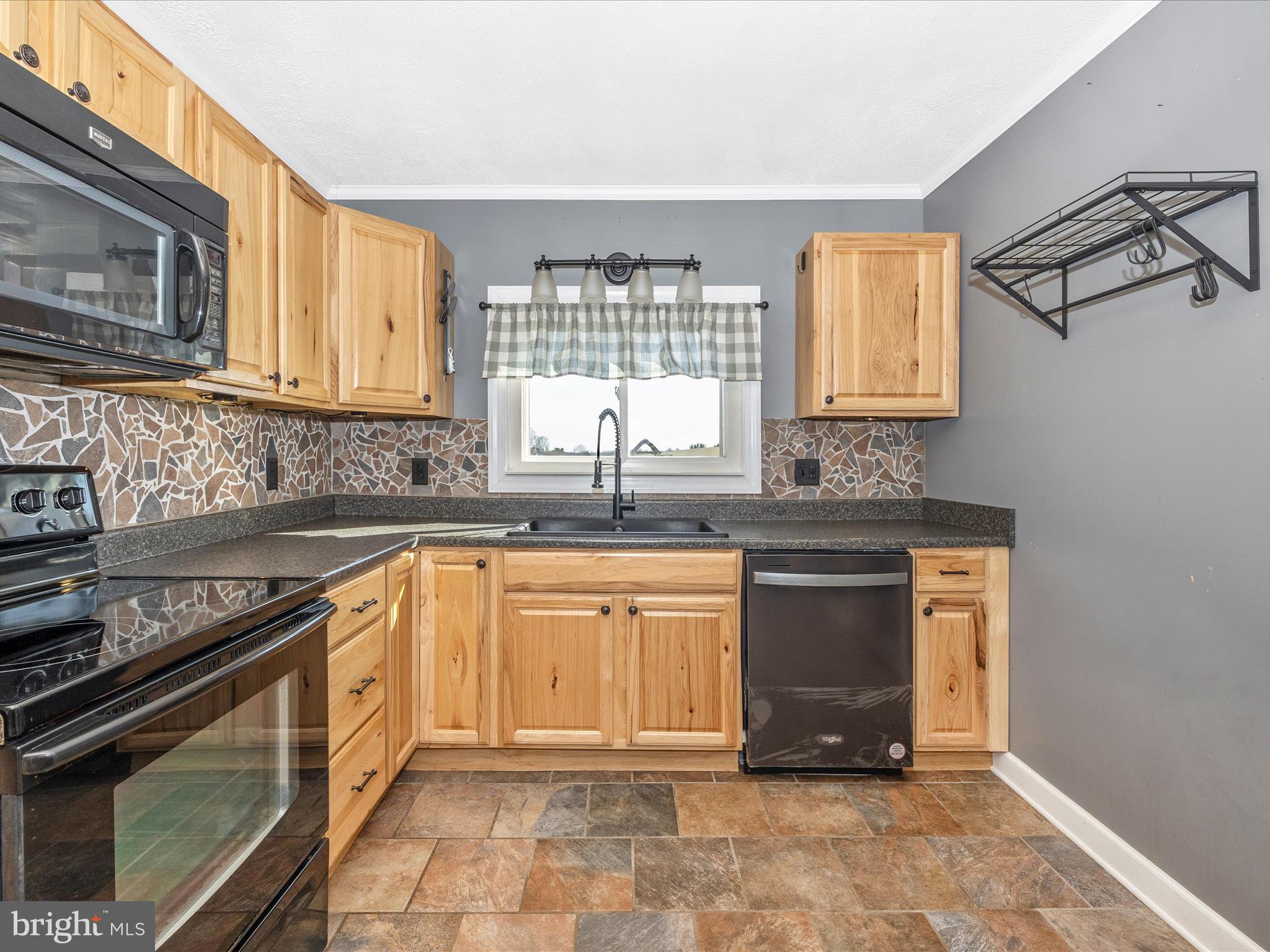 1646 Washington Road Westminster, MD 21157 - Photo 15 of 54 Kitchen