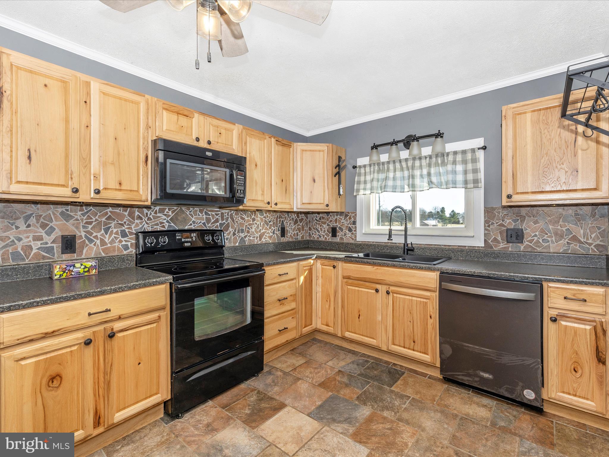 1646 Washington Road Westminster, MD 21157 - Photo 16 of 54 Kitchen