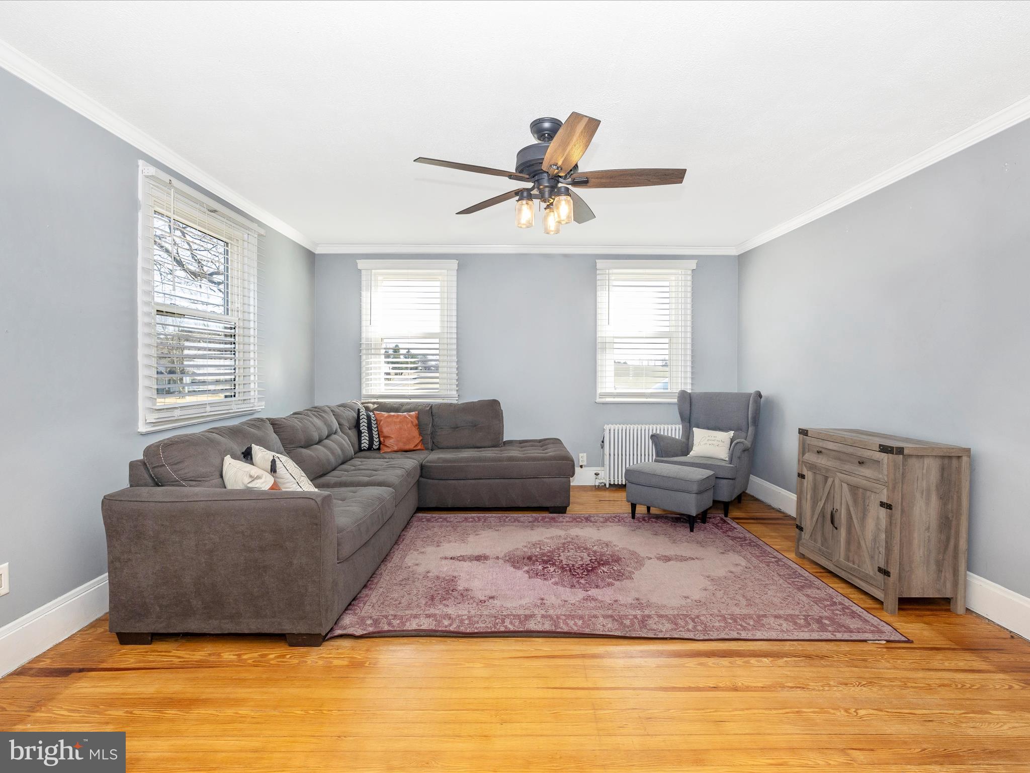 1646 Washington Road Westminster, MD 21157 - Photo 5 of 54 Living Room