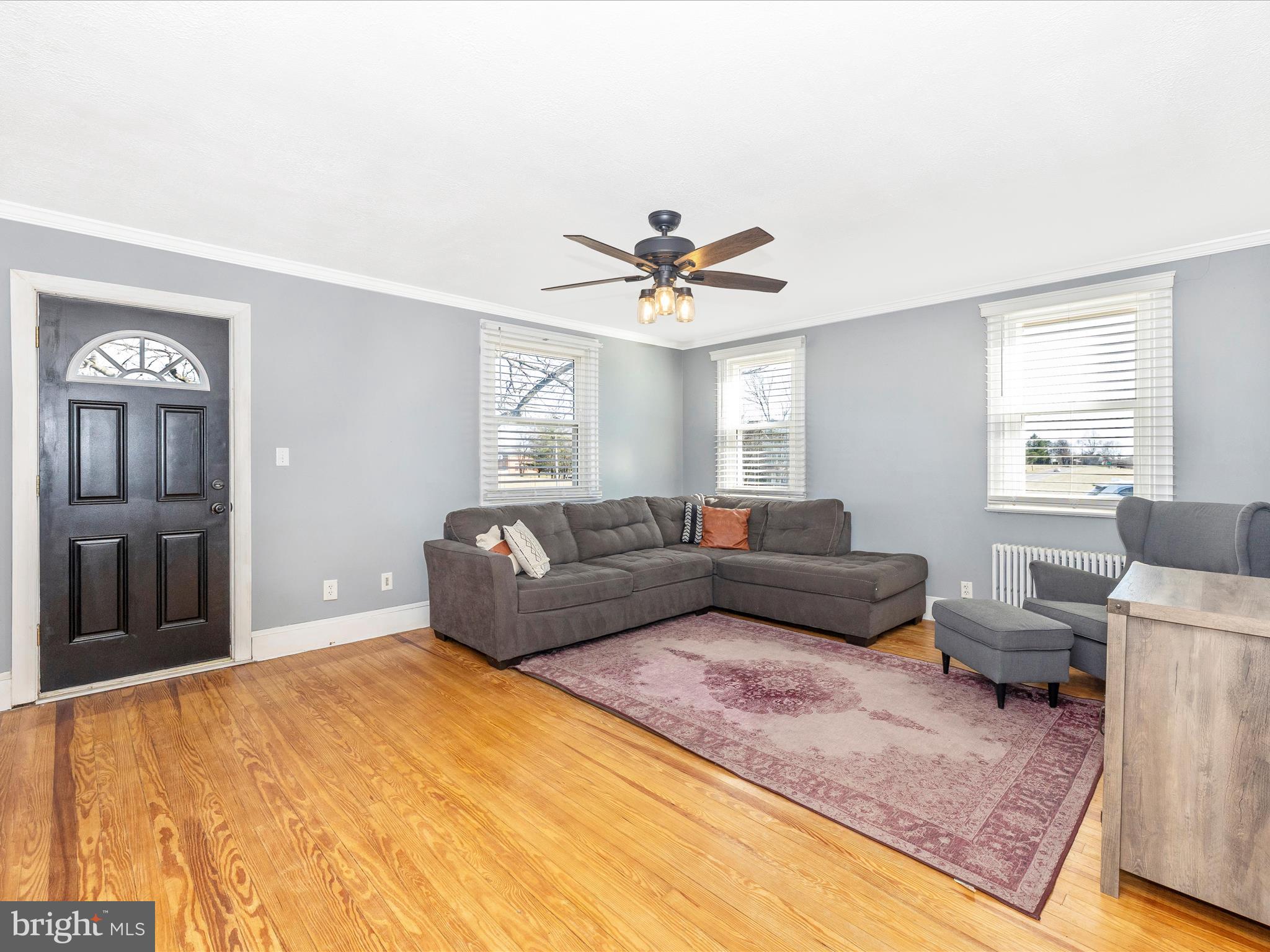 1646 Washington Road Westminster, MD 21157 - Photo 6 of 54 Living Room