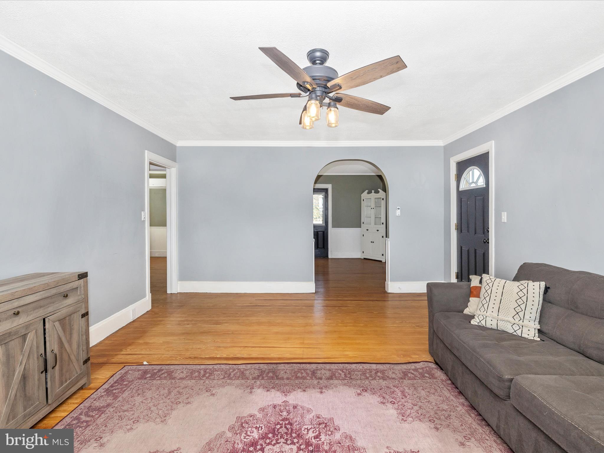 1646 Washington Road Westminster, MD 21157 - Photo 8 of 54 Living Room