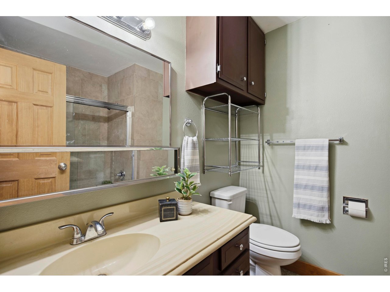 721 North Montview Road Fort Collins, CO 80521 - Photo 19 of 43 Full Bathroom
