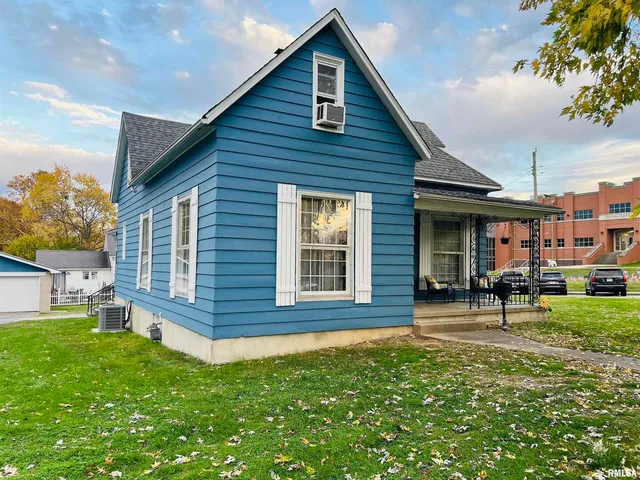 $154,900 | 734 South McKinley Street, Harrisburg, IL 62946