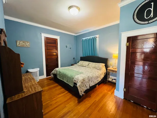 $154,900 | 734 South McKinley Street, Harrisburg, IL 62946