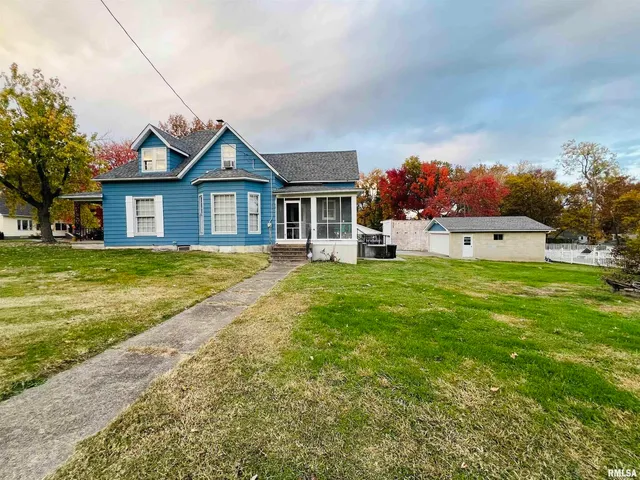 $154,900 | 734 South McKinley Street, Harrisburg, IL 62946