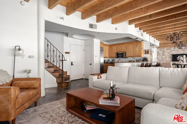 $5,000 | 4360 Ventura Canyon Avenue, Unit 12, Sherman Oaks, CA 91423