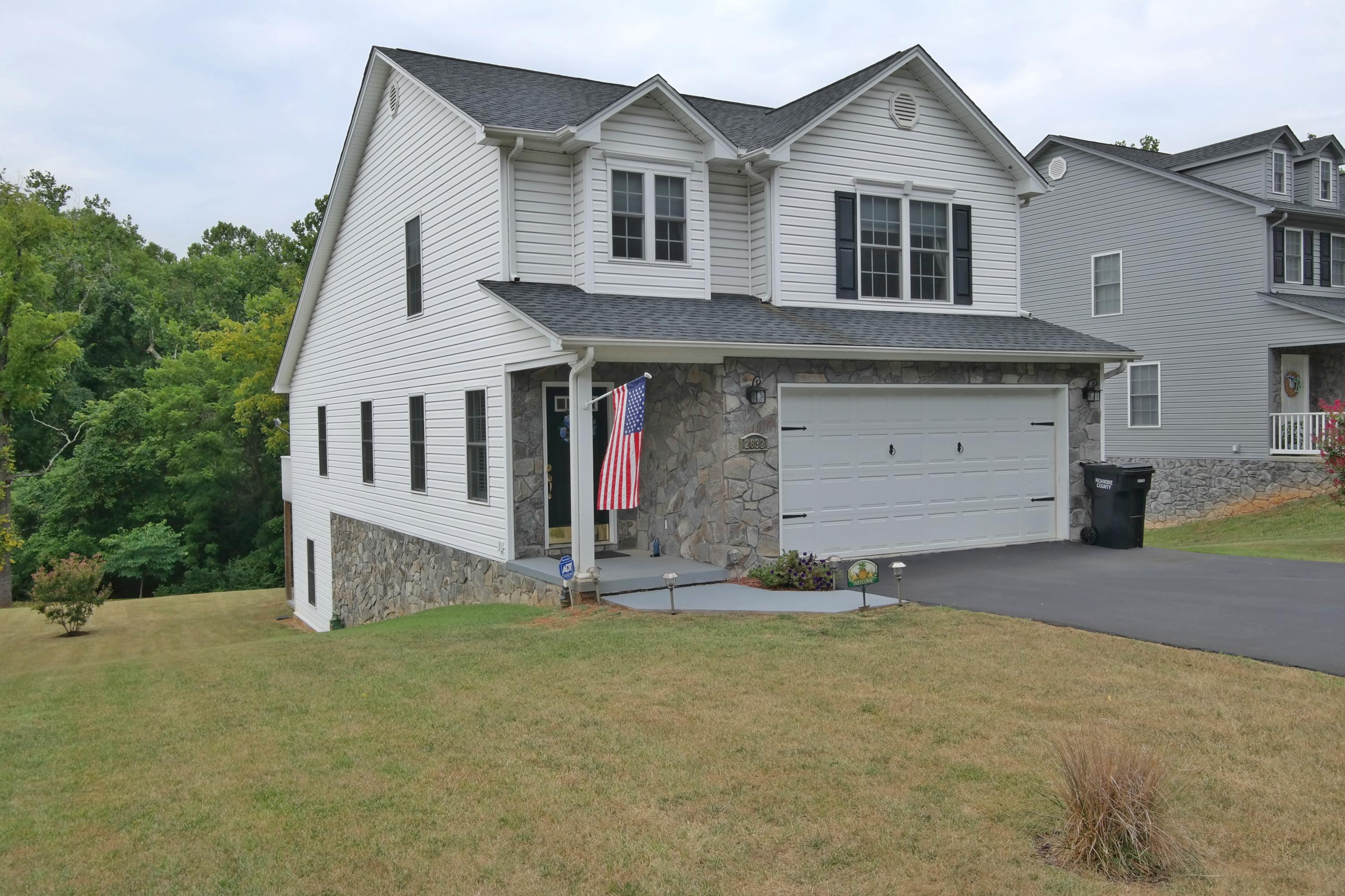 2832 Green Ridge Road Northwest Roanoke, VA 24019 - Photo 1 of 25 Front Main