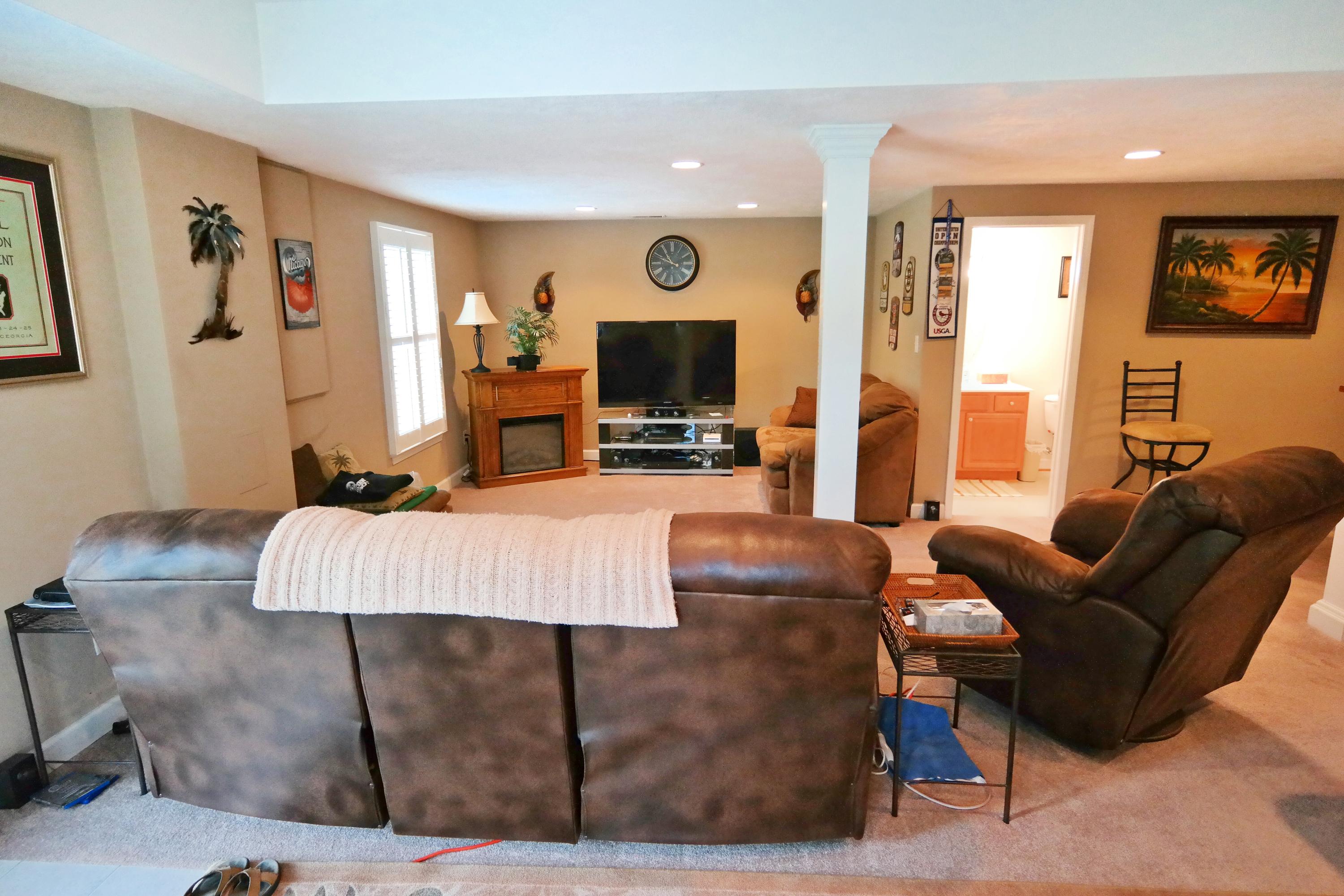 2832 Green Ridge Road Northwest Roanoke, VA 24019 - Photo 15 of 25 Lots of Space