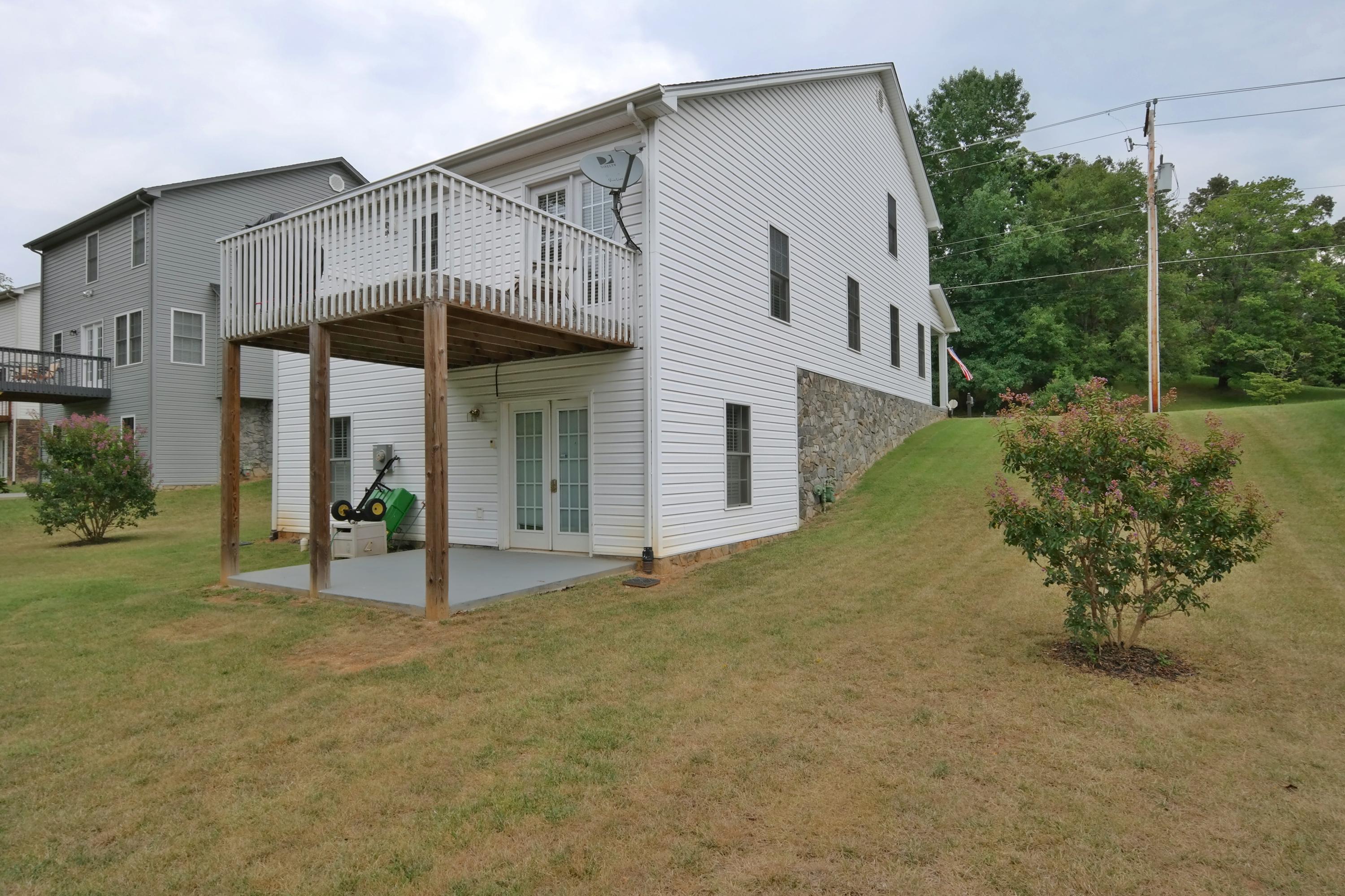 2832 Green Ridge Road Northwest Roanoke, VA 24019 - Photo 22 of 25 Rear