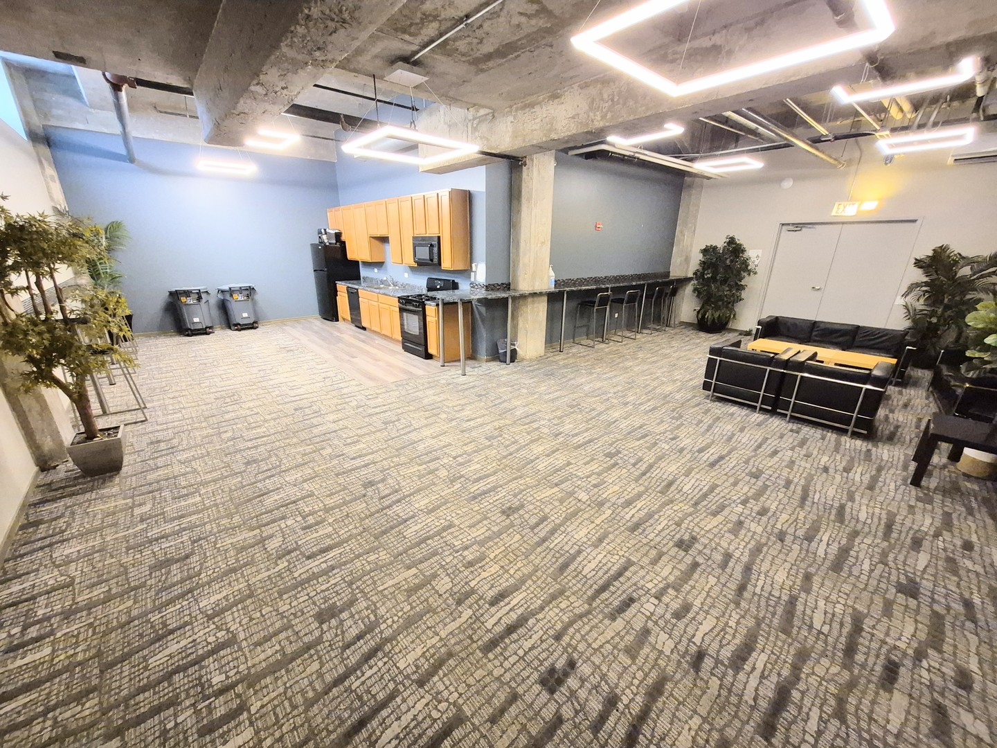 210 South Desplaines Street, Unit 707 Chicago, IL 60661 - Photo 20 of 21 a outdoor space with lots of furniture