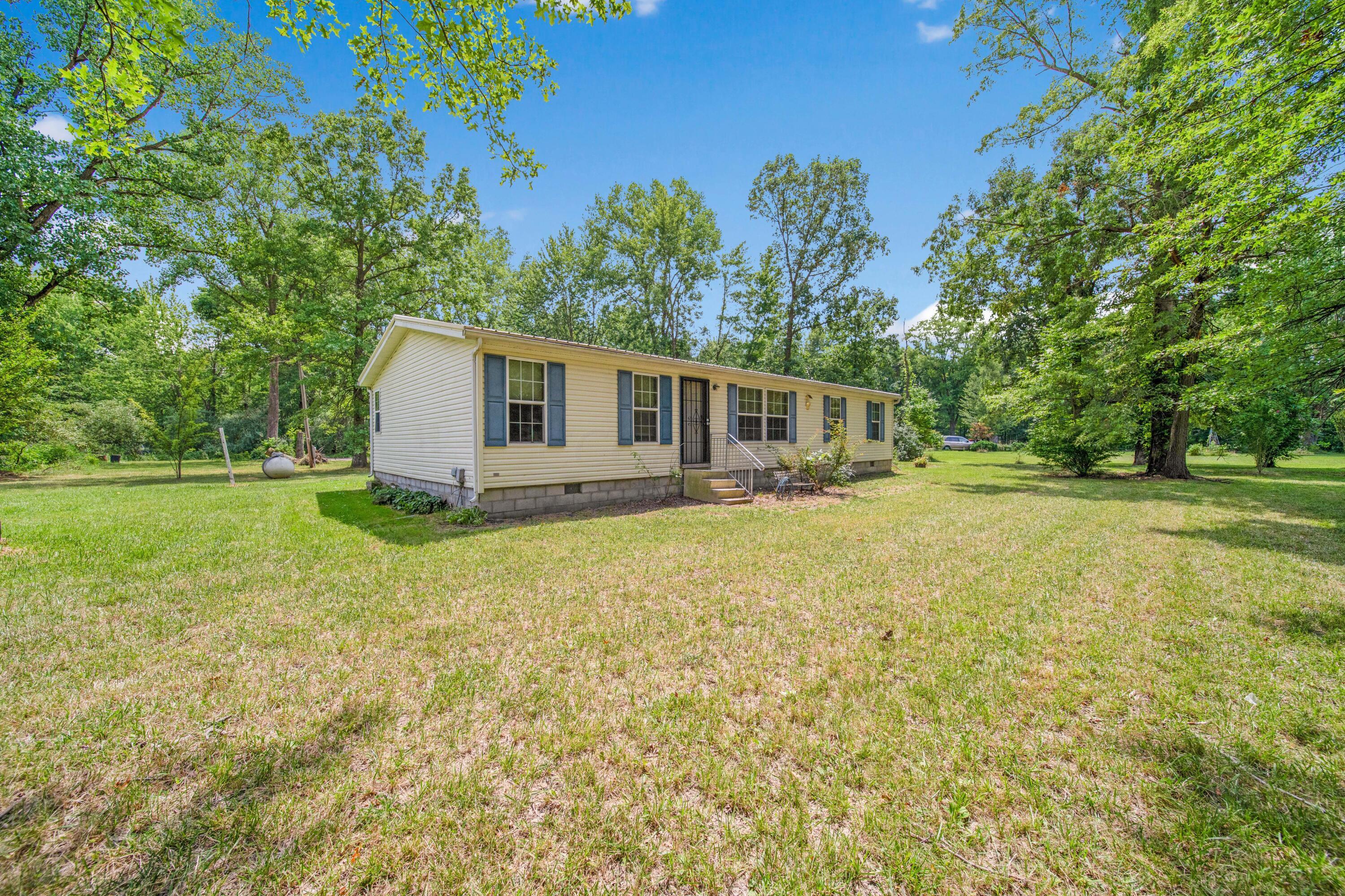 3581 Dixon Road Southwest Pataskala, OH 43062 - Photo 4 of 24 Front/Side View
