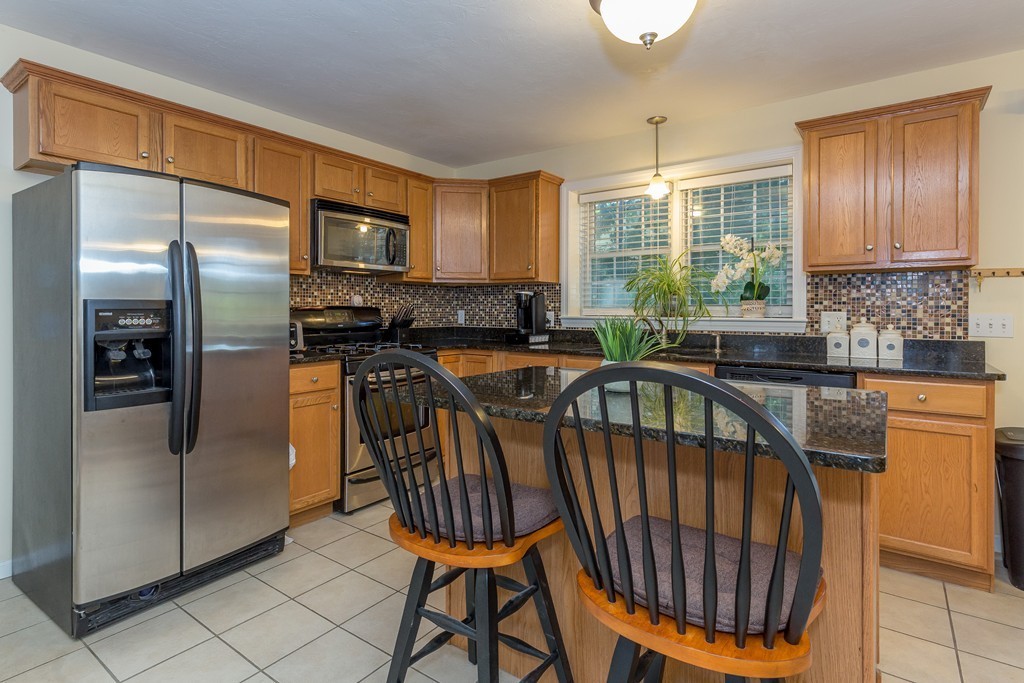 1975 Middlesex Street, Unit 2 Lowell, MA 01851 - Photo 3 of 24