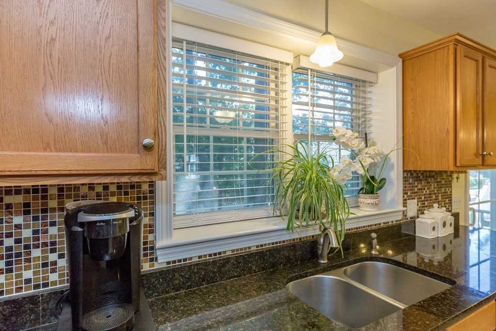 1975 Middlesex Street, Unit 2 Lowell, MA 01851 - Photo 5 of 24