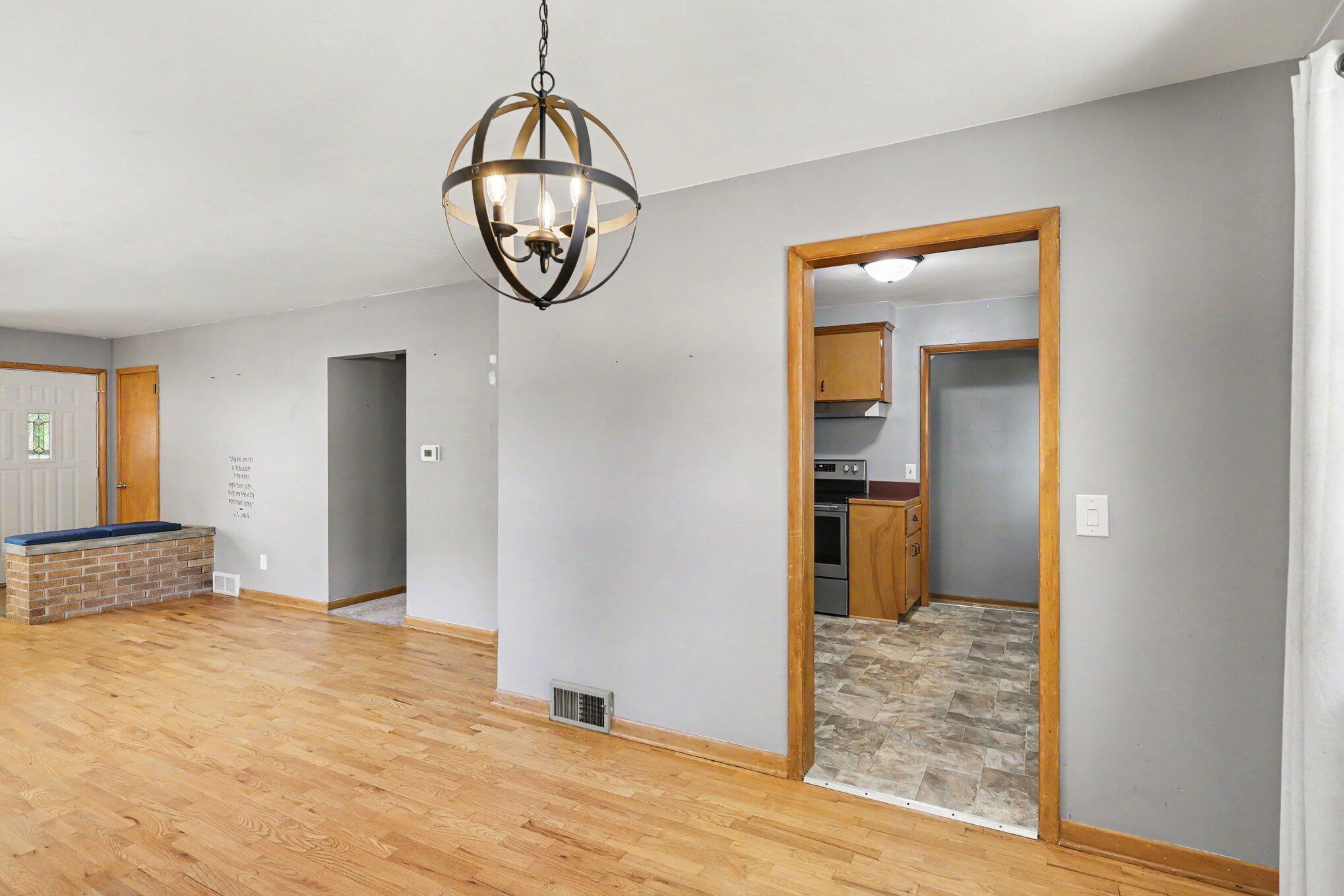 2117 Edwin Place Lansing, MI 48911 - Photo 22 of 37 011_file_9938