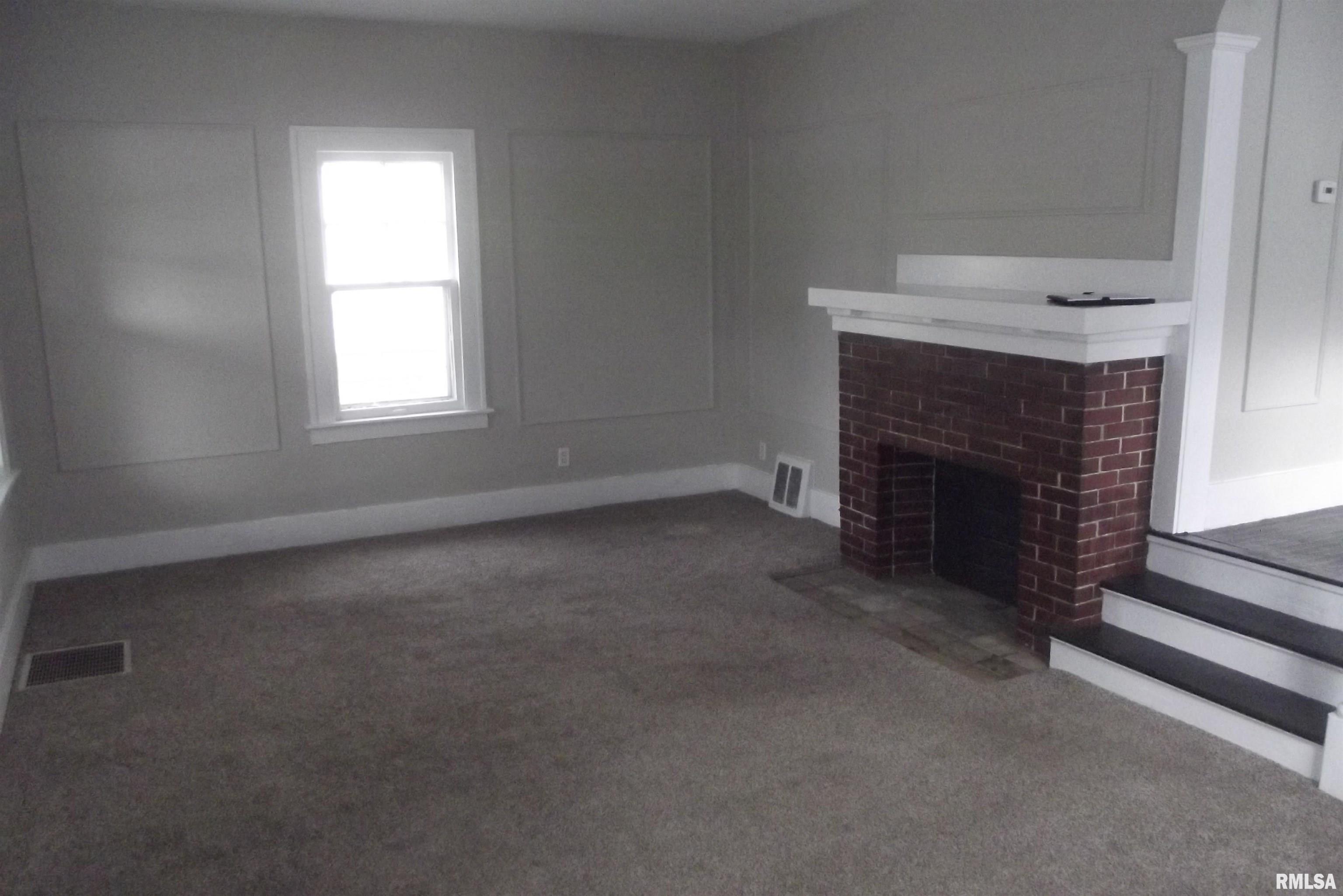 2022 Dial Court Springfield, IL 62704 - Photo 5 of 15 Gallery Image 5