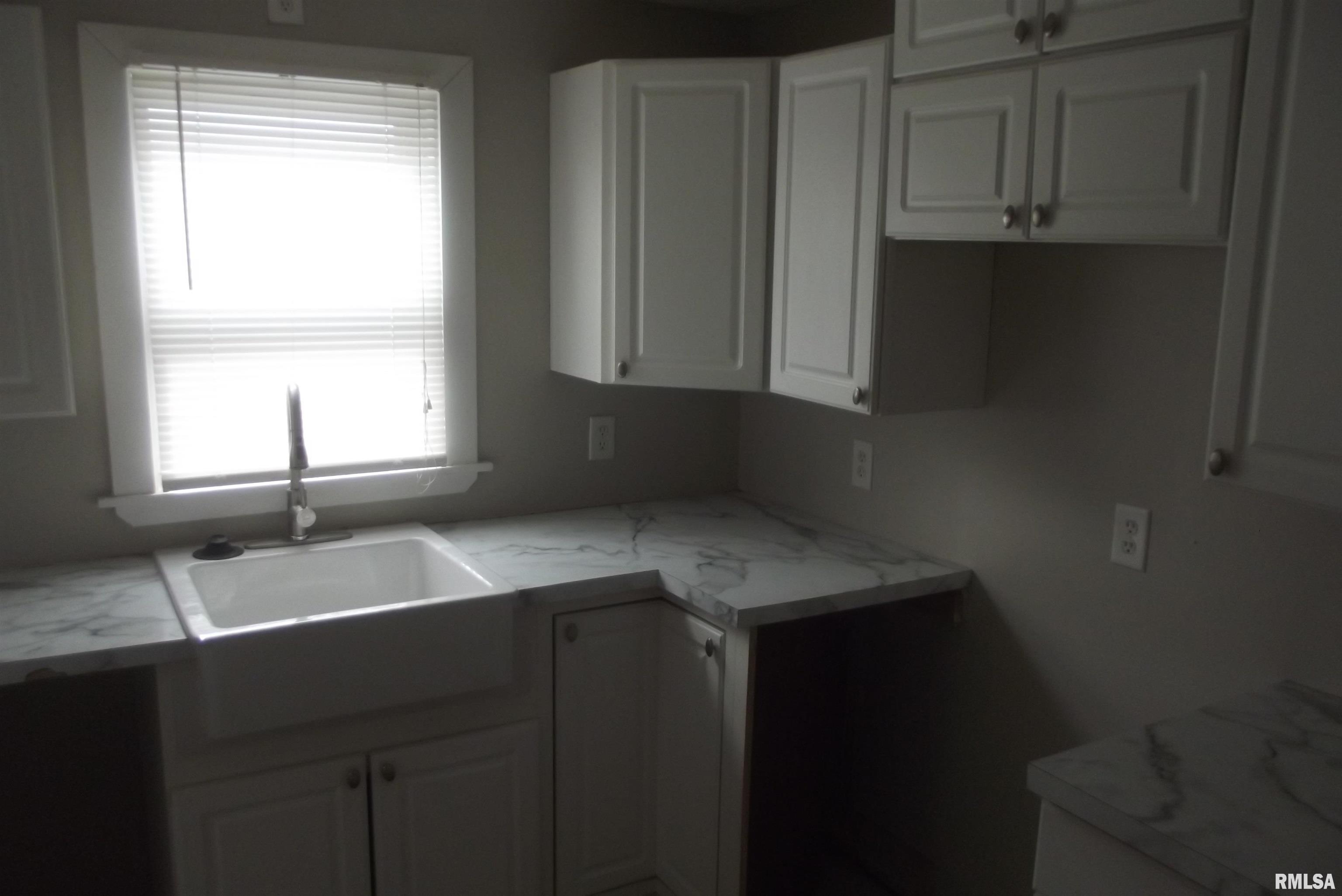 2022 Dial Court Springfield, IL 62704 - Photo 9 of 15 Gallery Image 9