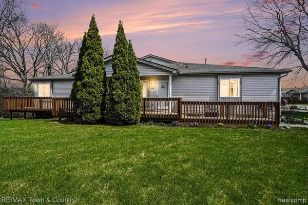$189,900 | 9358 Parkview Circle, Grand Blanc, MI 48439