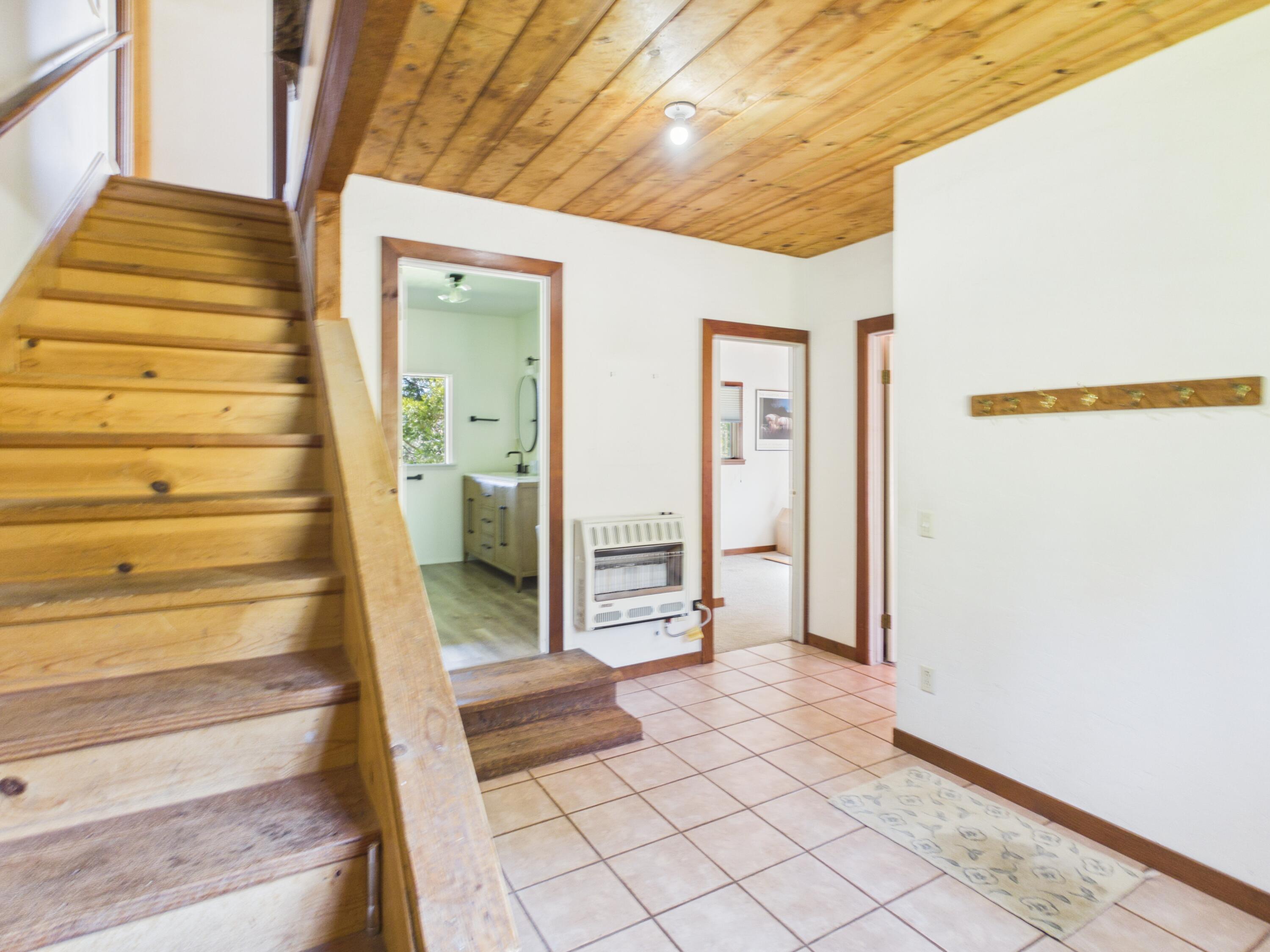 7926 Thomas Road Miranda, CA 95553 - Photo 39 of 83