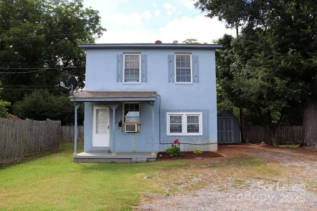 $850 | 203 North New Hope Road, Gastonia, NC 28054
