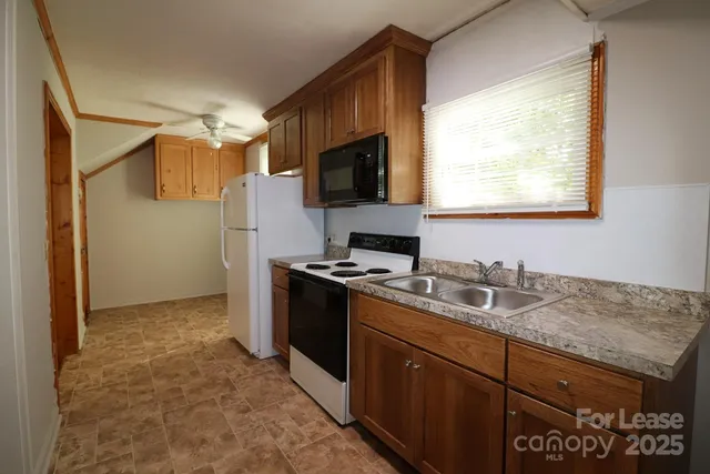 $850 | 203 North New Hope Road, Gastonia, NC 28054