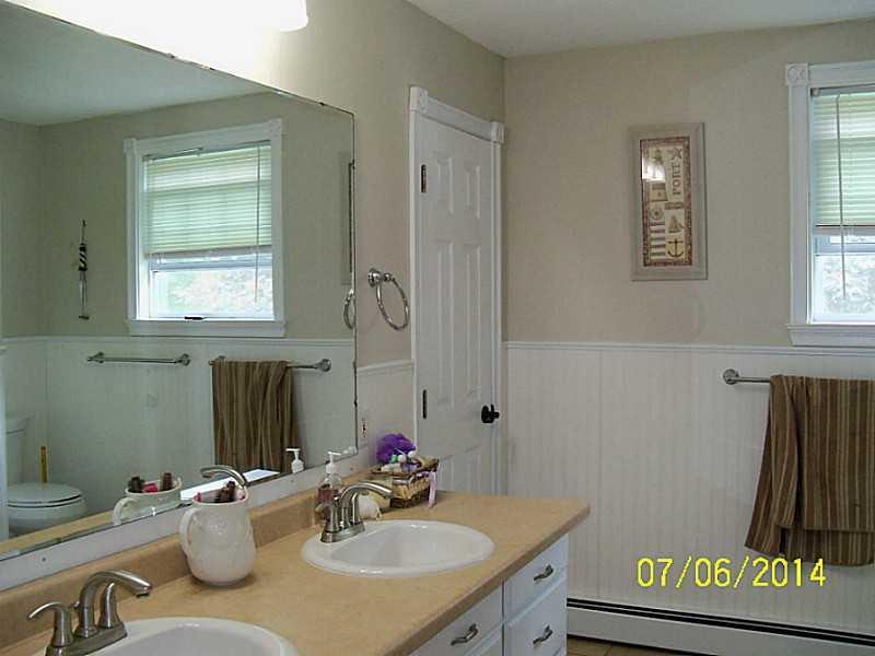 36 Clark Falls Road Orrington, ME 04474 - Photo 13 of 35 Bathroom.