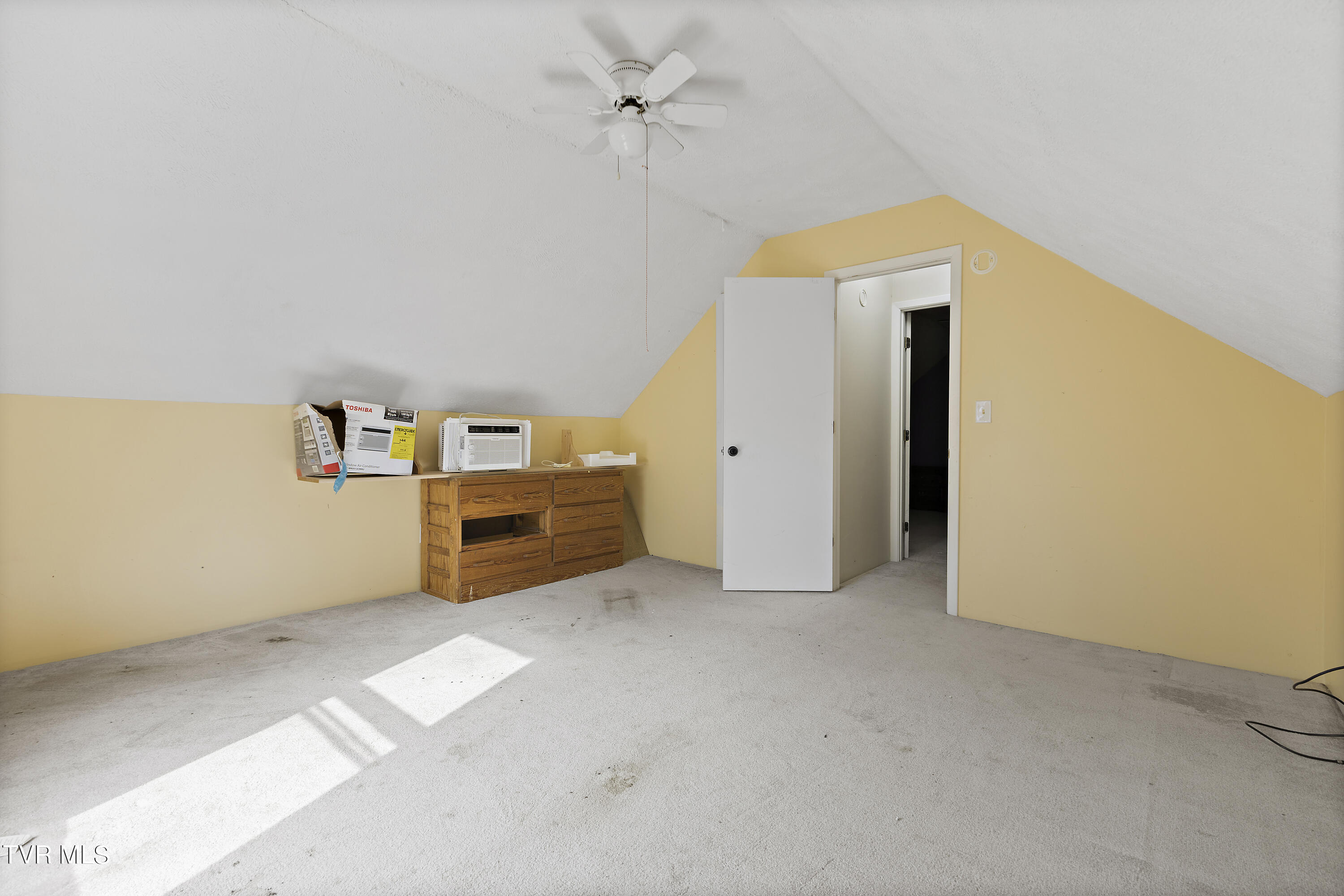 139 Boone Road Gray, TN 37615 - Photo 13 of 24 128A8133