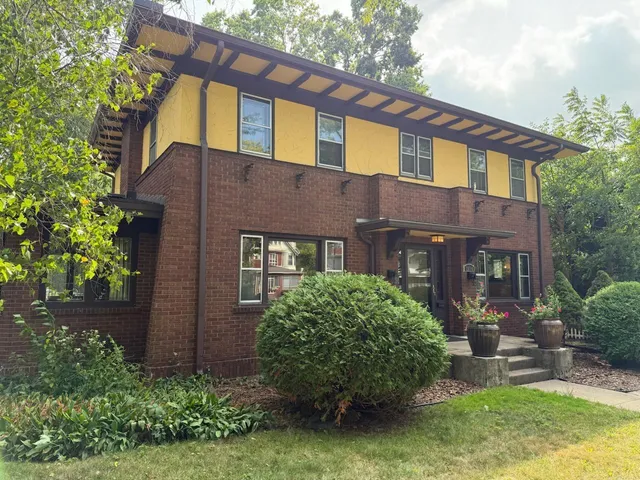 $405,000 | 2010 Main Street, La Crosse, WI 54601