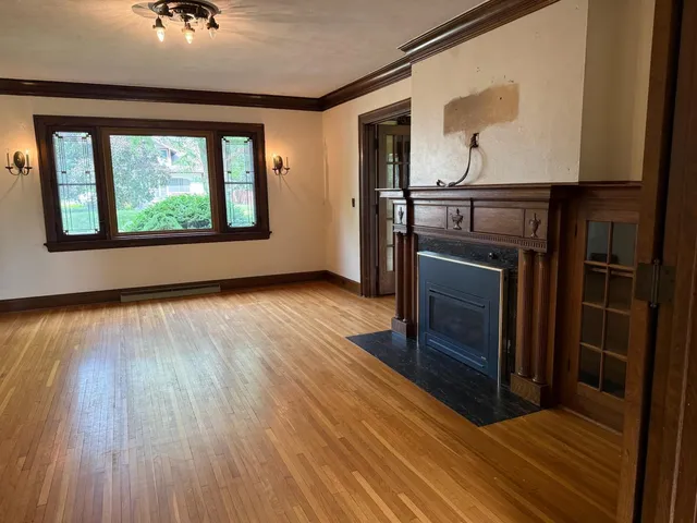 $405,000 | 2010 Main Street, La Crosse, WI 54601